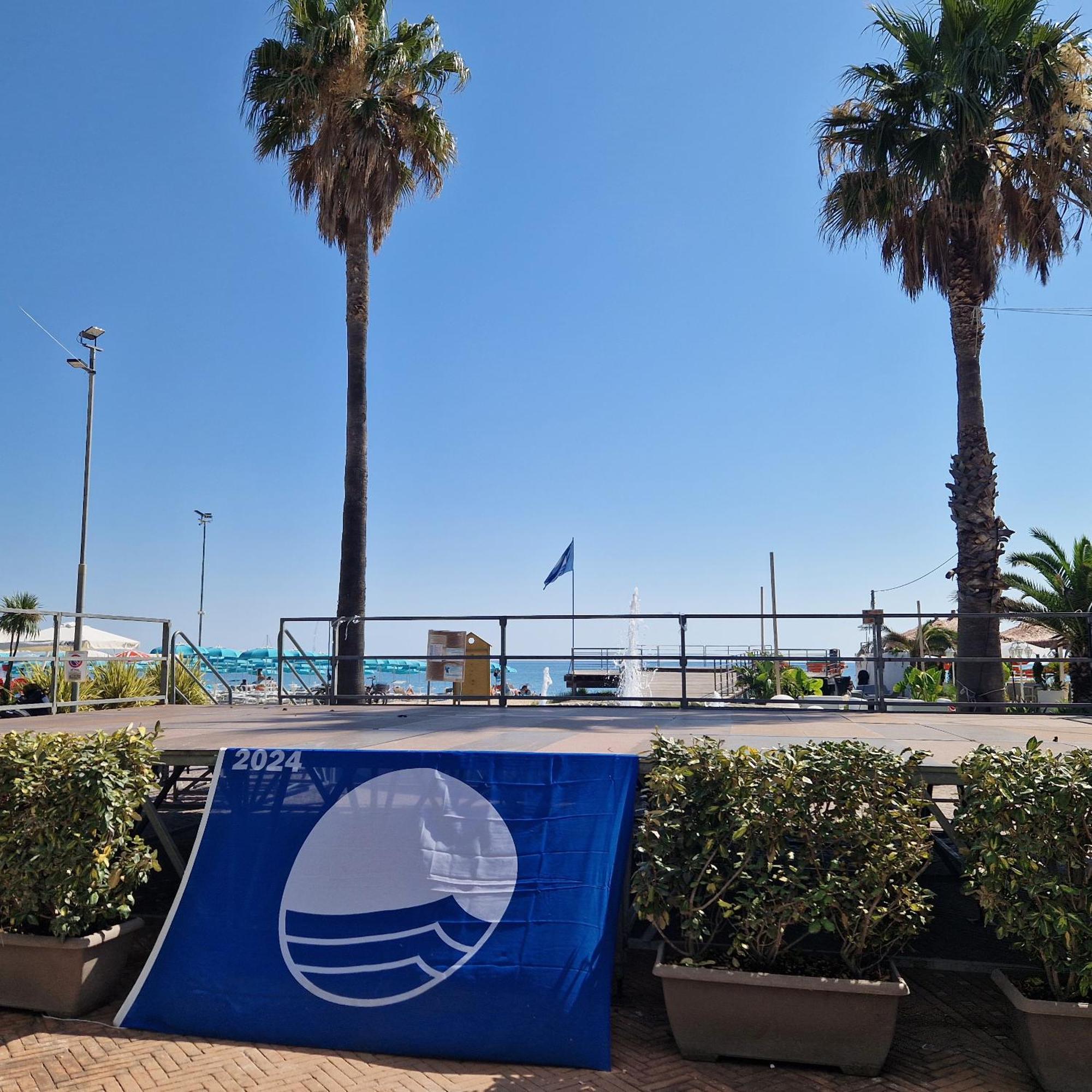 Le Camelie -Appartamenti Nuovi Porto SantʼElpidio エクステリア 写真